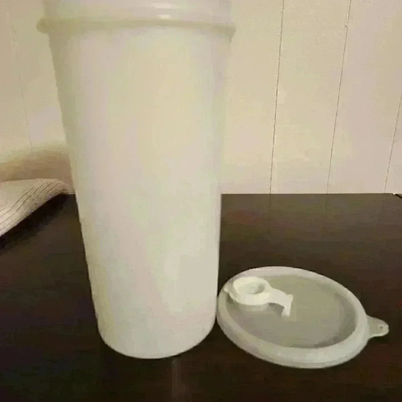 Vintage  Tupperware Handolier clear with lid 563 - Picture 2 of 5